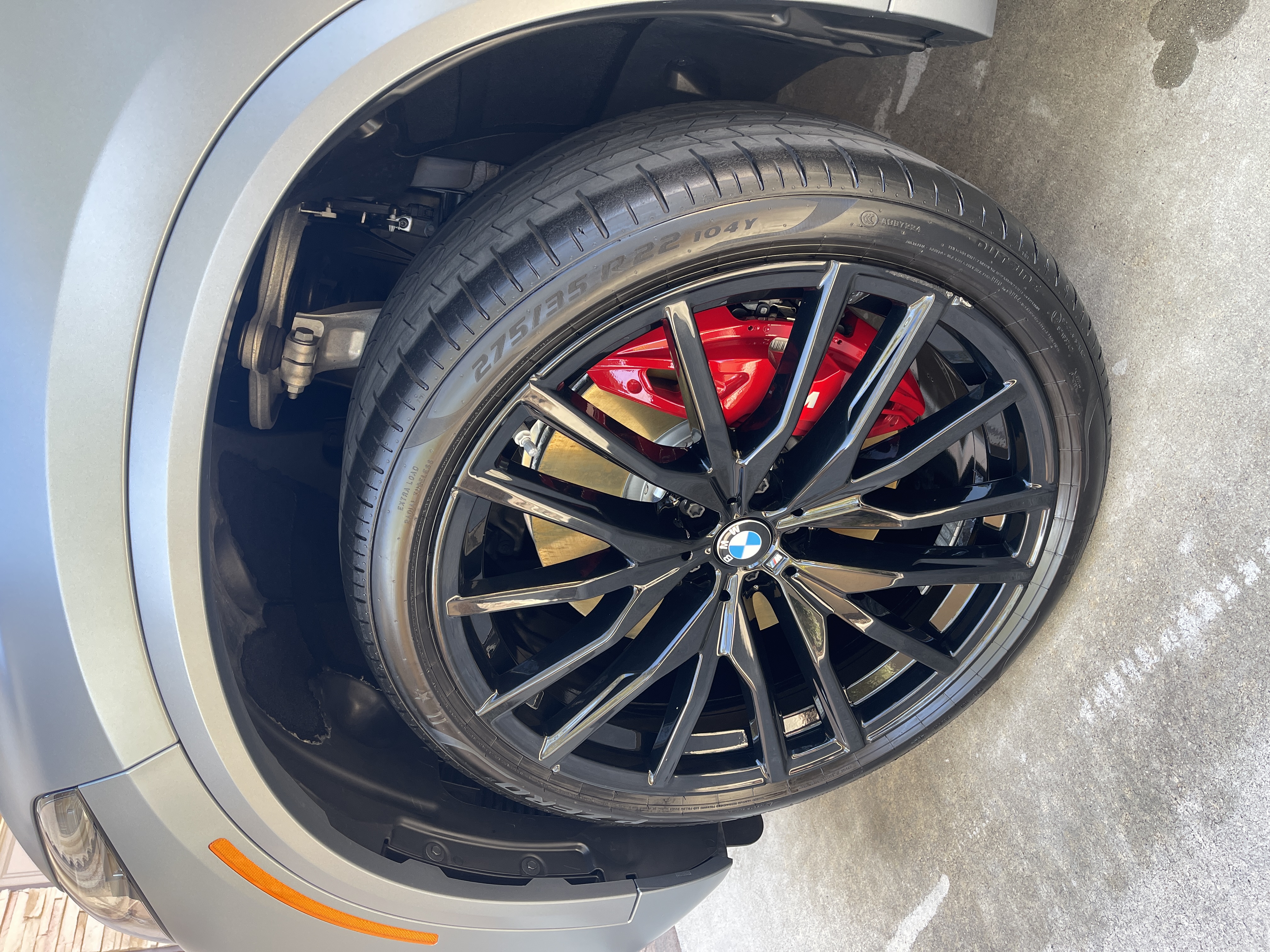 BMW wheel after detailing - mirror finish restored
